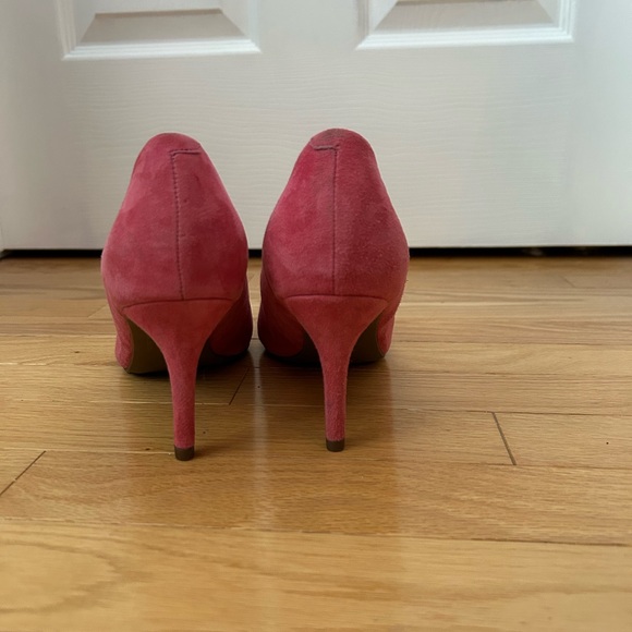 Franco Sarto Women's Pink Suede Pumps - Picture 3 of 5